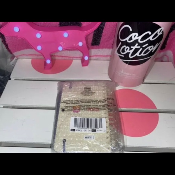 VS PINK Wellness Journal NEW LIMITED EDITION - Picture 4 of 7